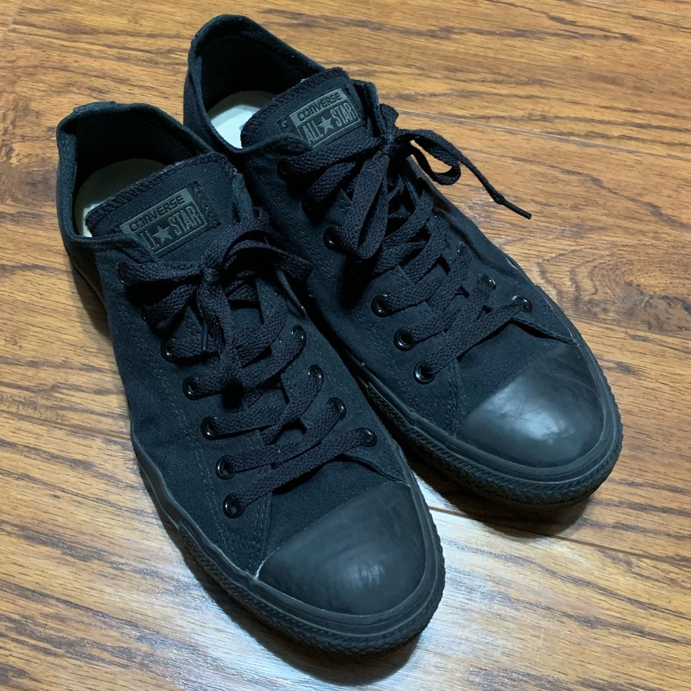 Converse all black low top size 12